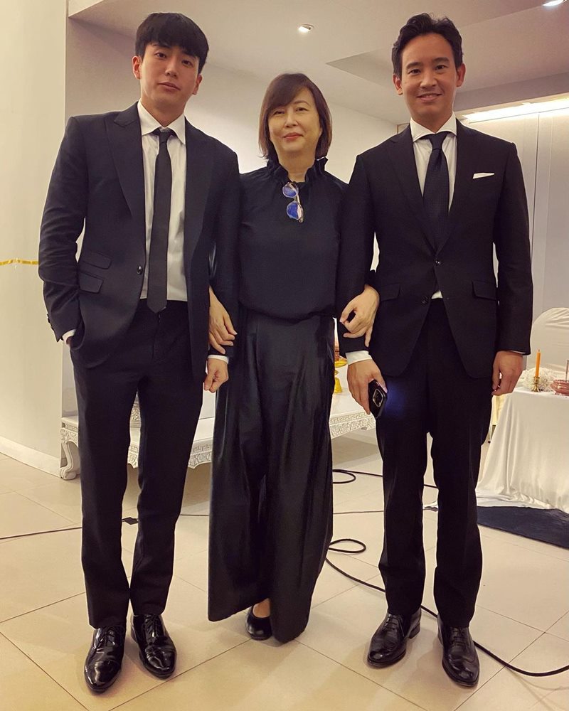 คุณยายหมี แม่เลี้ยงแอฟ