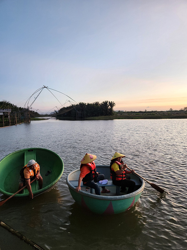 พายเรือกระด้งชมยอยักษ์ คลองท่าสำเภาพัทลุง