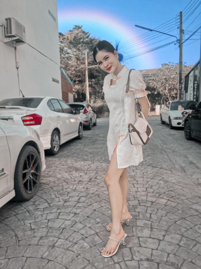 เอ๋ มิรา