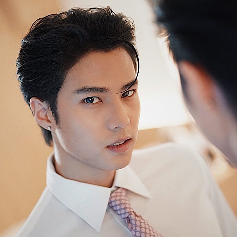 แบงค์ ธิติ