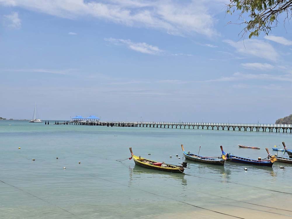 ย้งซีฟู้ด หาดราไวย์
