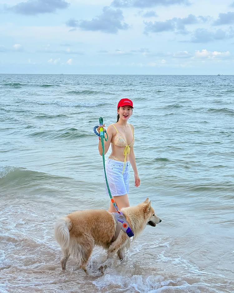 โบว์ เมลดา สงกรานต์นี้ เป็นสาวเซ็กซี่เล่นน้ำทะเล