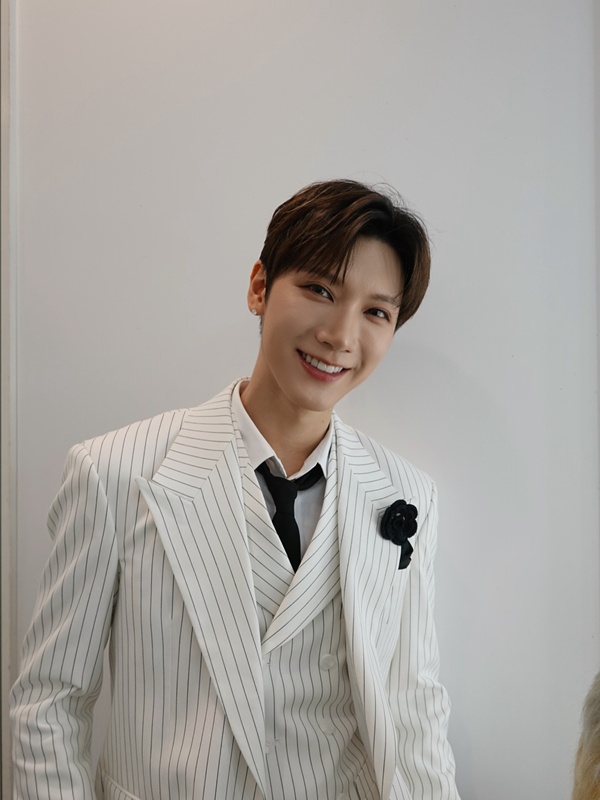 ประธานาธิบดีเกาหลีใต้ ยก ลิซ่า - เตนล์ สัญลักษณ์เชื่อม อาเซียน - เกาหลีใต้