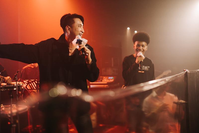 บอล เชิญยิ้ม โชค ไทรถแห่