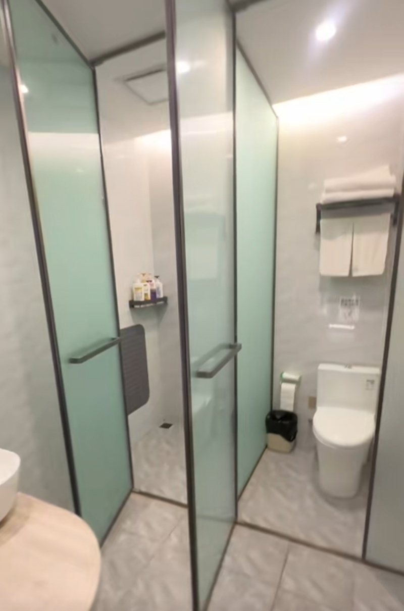 โรงแรมลับ