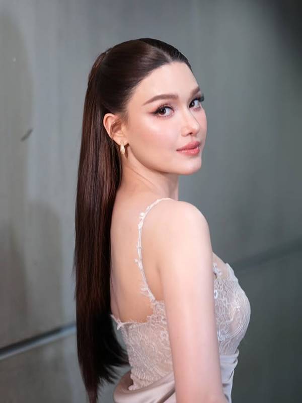 แจ็คกี้ ชาเคอลีน