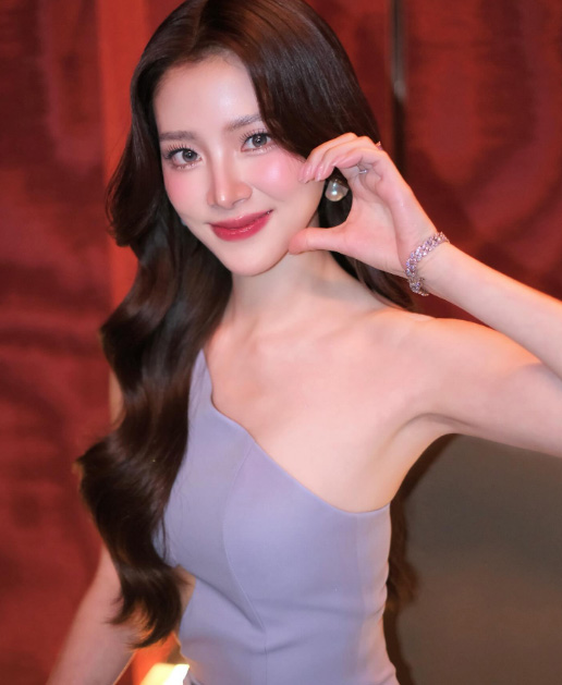 ใบเฟิร์น พิมพ์ชนก แต่งหน้า