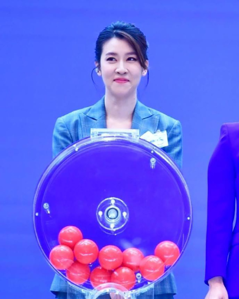 เชียร์ ฑิฆัมพร