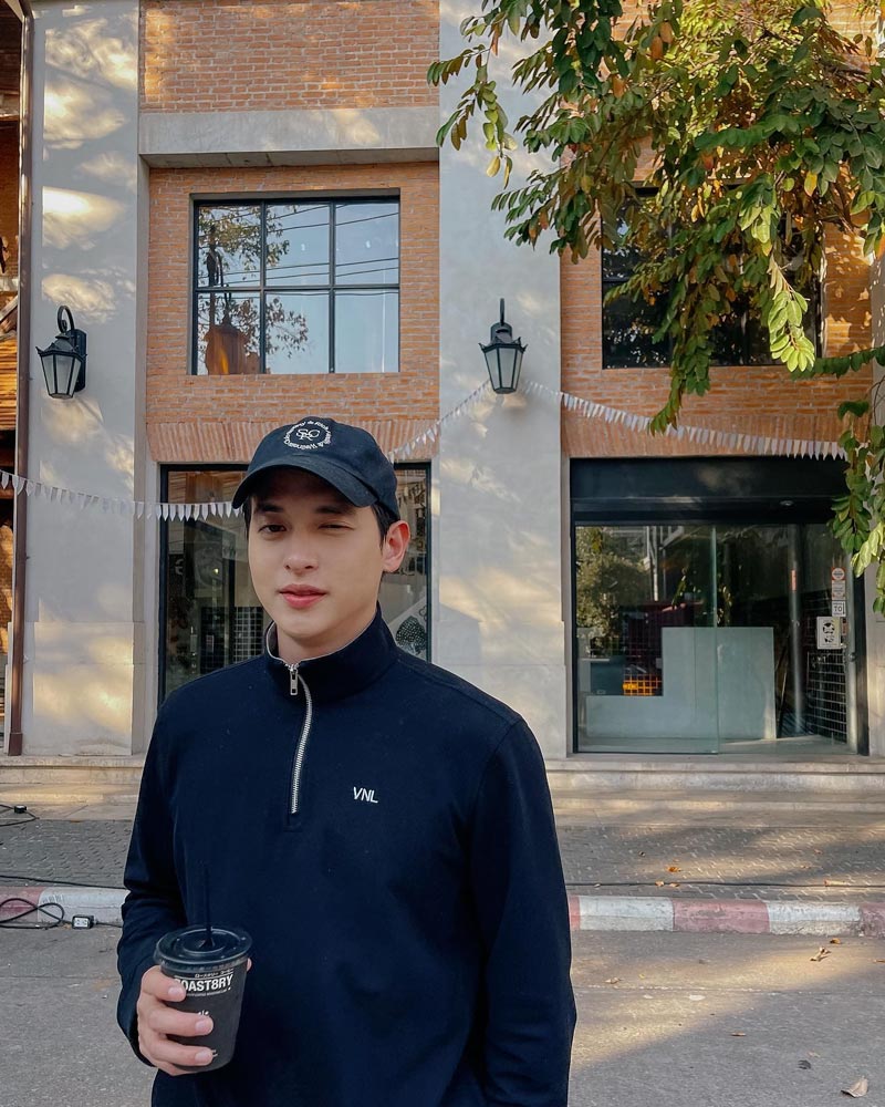 เจมส์ จิรายุ