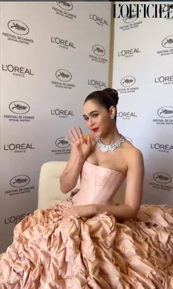 ชมพู่ อารยา