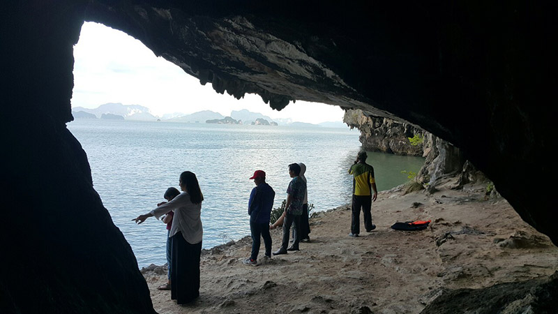 ผาเขาค้อม กระบี่