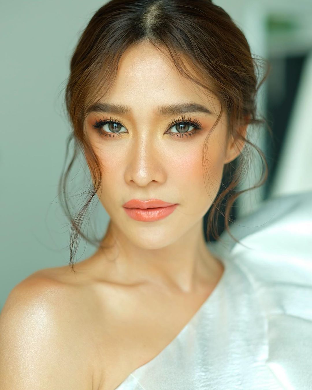 พลอย เฌอมาลย์ 