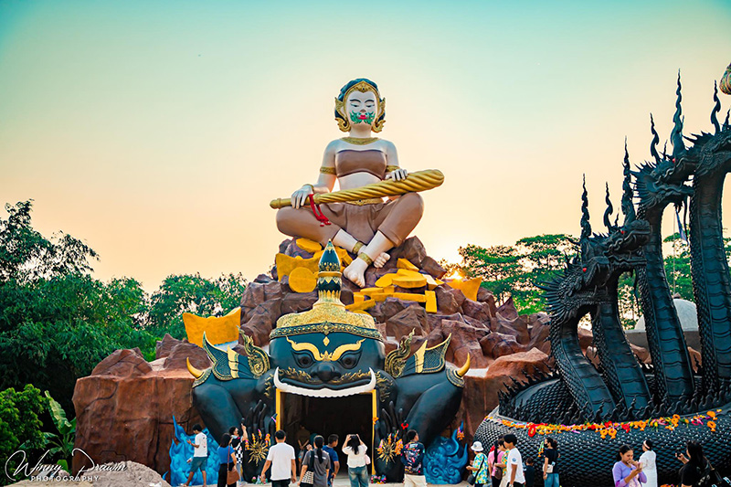 ถ้ำจินดามณี พ่อเงาะใหญ่ที่สุดในโลก ที่เที่ยวชลบุรี