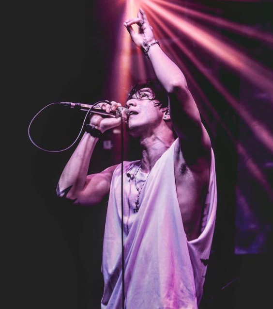 โตโน่ ภาคิน