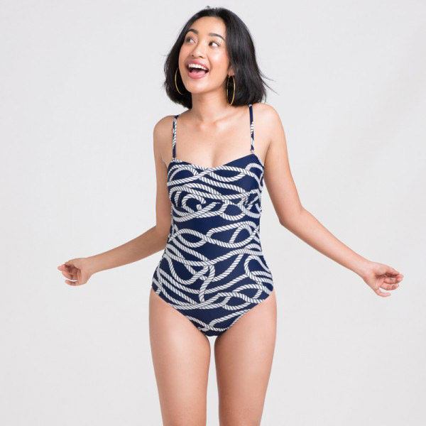 ชุดว่ายน้ำ