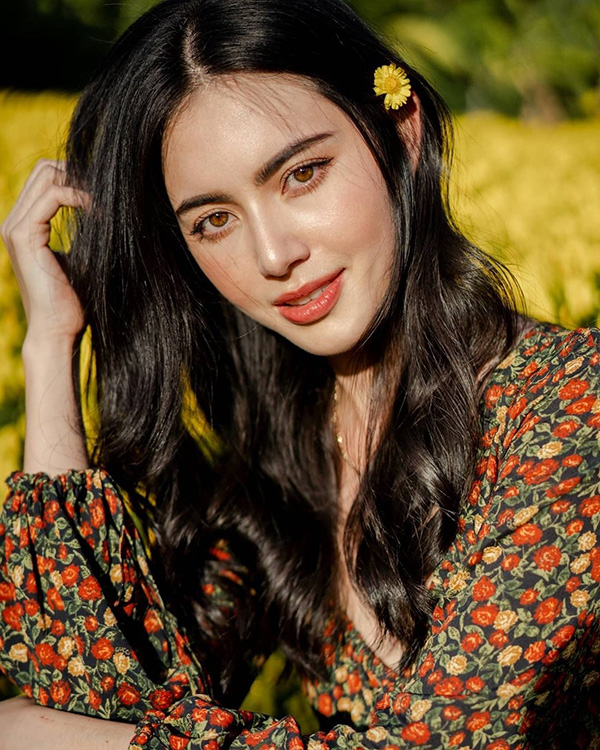 ใหม่ ดาวิกา