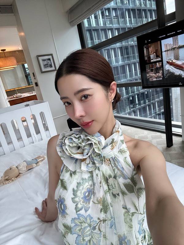 เนย วรัฐฐา