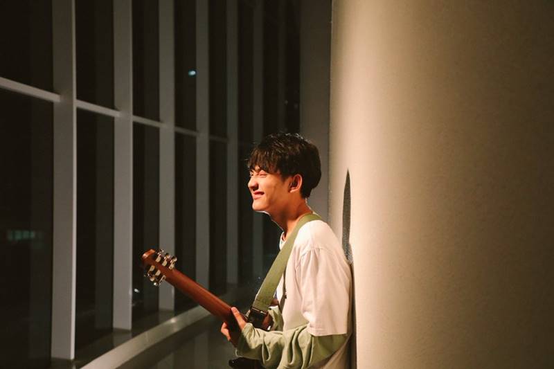 เฟิร์ส อนุวัตน์