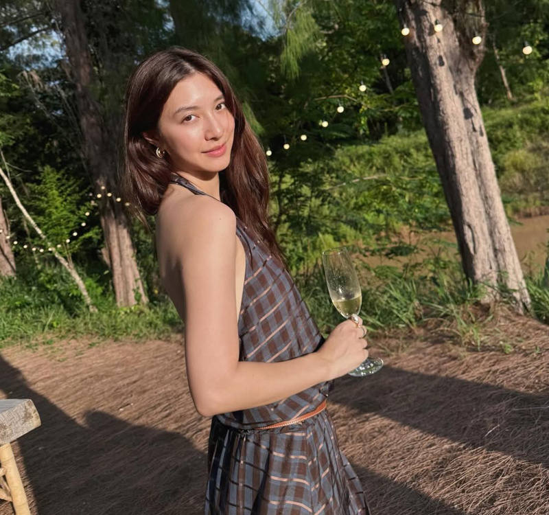 มิว นิษฐา โชว์หุ่นสุดเป๊ะ ควงไฮโซเซนต์ สามีและลูก เที่ยวเขาใหญ่ 