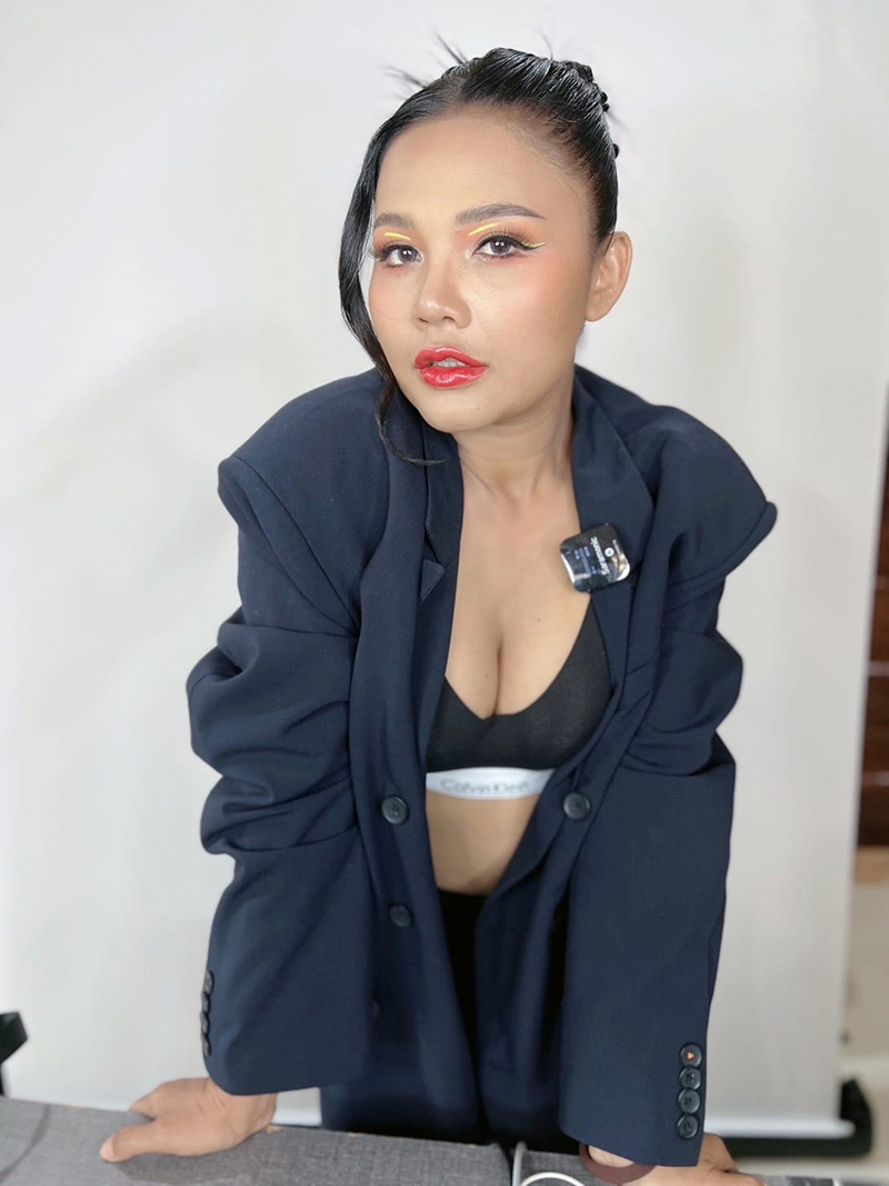 ตั๊กแตน ชลดา