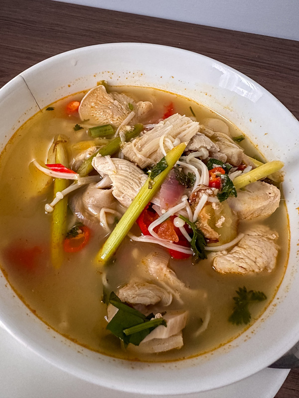 ต้มข่าไก่น้ำใส รวมสูตรต้มข่าไก่ เมนูไก่ ต้มข่า สูตรอาหาร