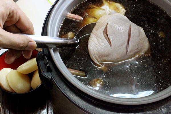 ไก่ต้มน้ำปลา