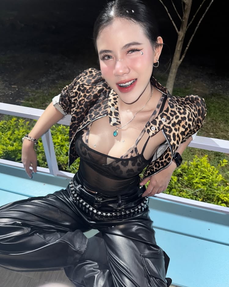 กระต่าย พรรณนิภา ลุคแม่เสือสาว อู้หูว... ไฟหน้าสว่างวาบ !