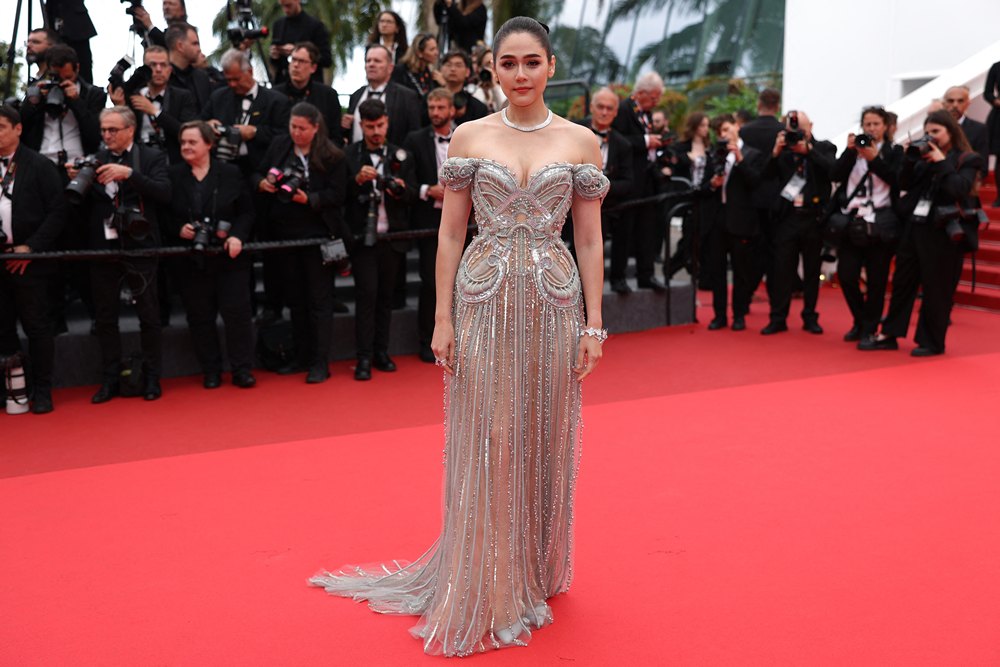 ชมพู่ อารยา เปิดลุค 4 เดินพรมแดงเมืองคานส์ 2025 สวยสง่าปนเซ็กซี่