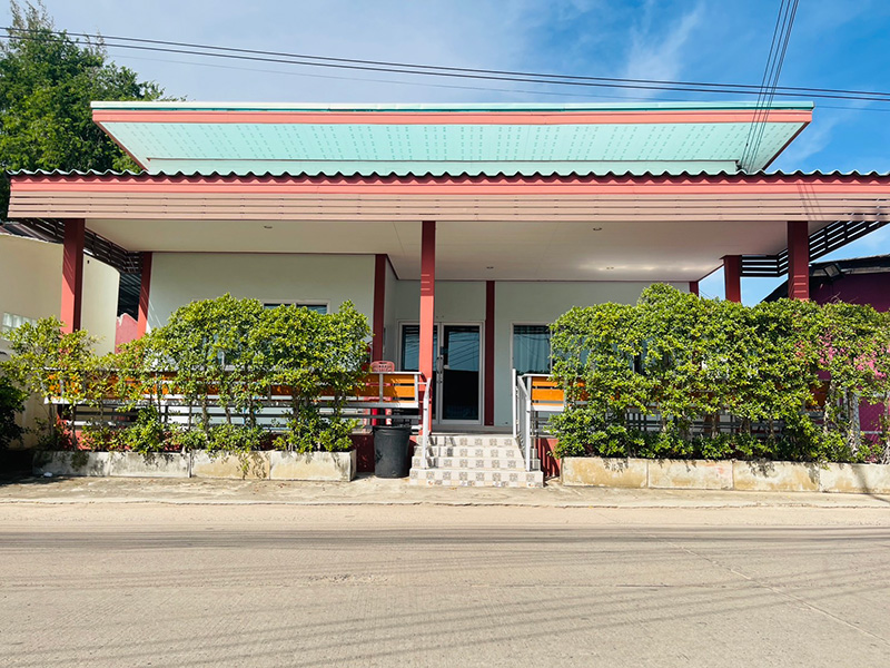 ที่พักสัตหีบติดทะเล บ้านแม่บังอร