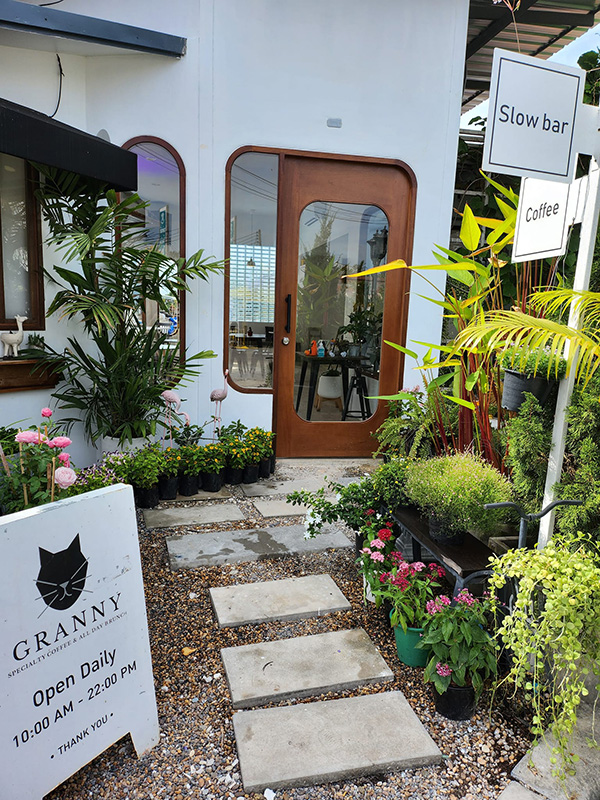 ร้านคาเฟ่ลาดกระบัง