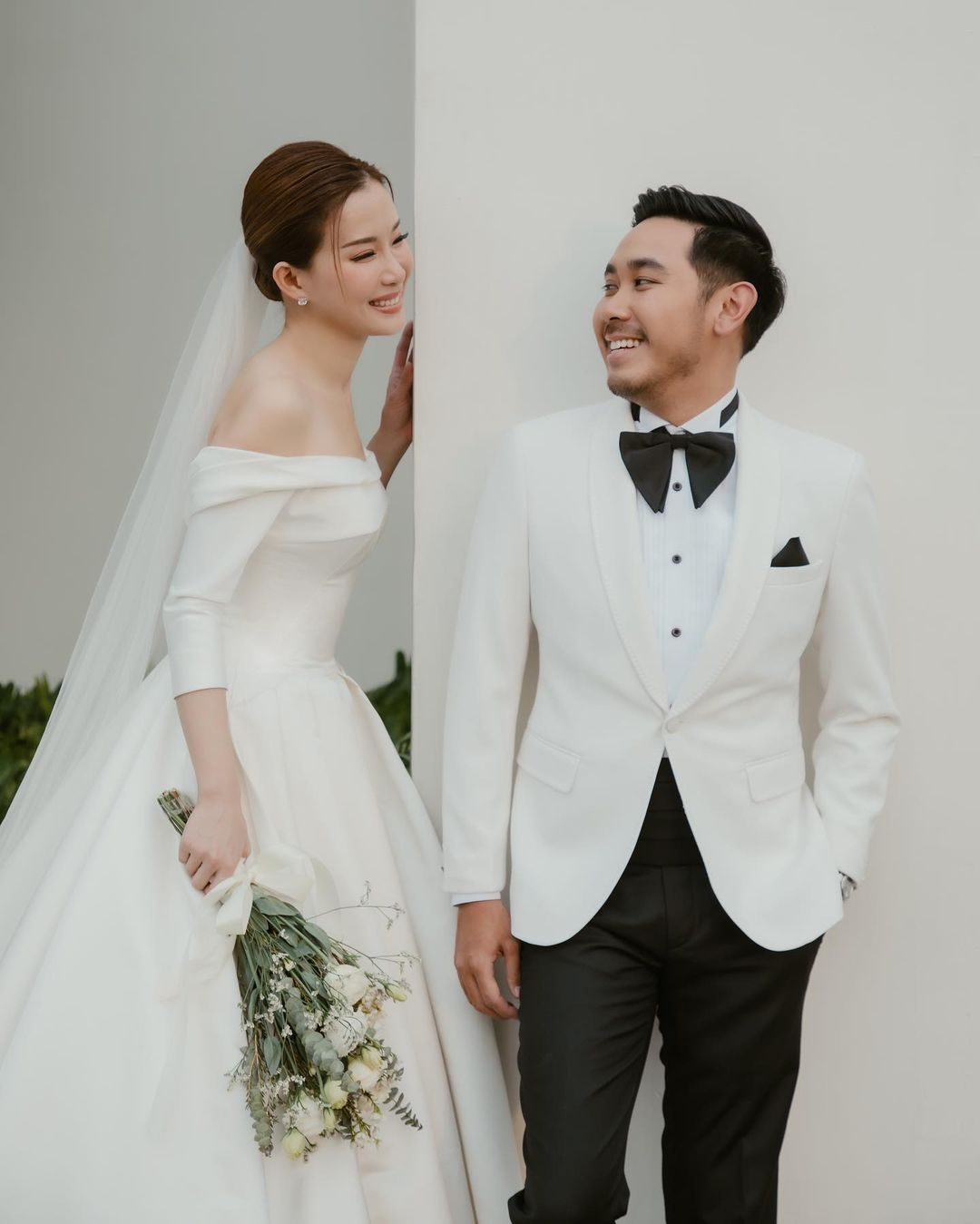 เบลล์ เกิร์ลลี่ เบอร์รี่