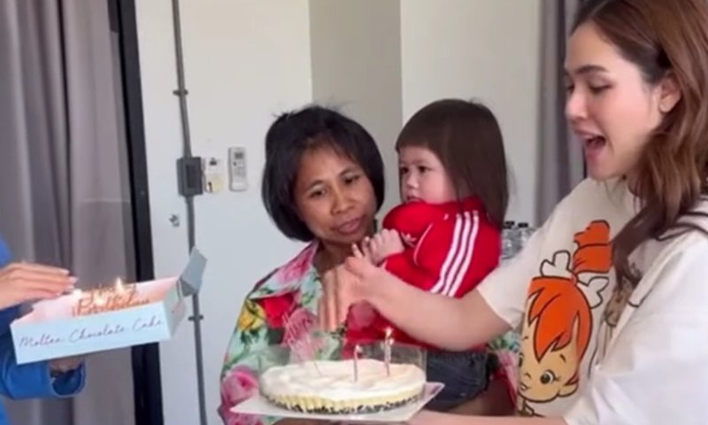 ชมพู่ อารยา ส่งลูกสาว ป้าเจี๊ยบ เรียนเมลเบิร์น