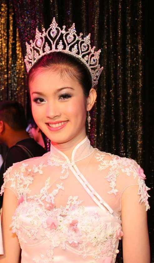 ปอย ตรีชฎา