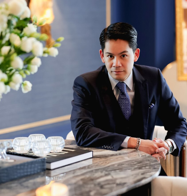 กรณ์ ณรงค์เดช ประวัติ นักธุรกิจหนุ่มหล่อพันล้าน คู่ชีวิต ศรีริต้า เจนเซ่น