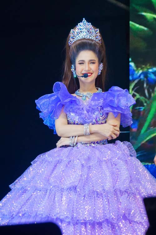 วิรดา วงศ์เทวัญ