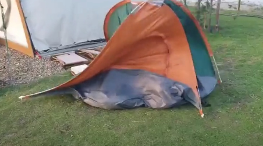 กางเต็นท์