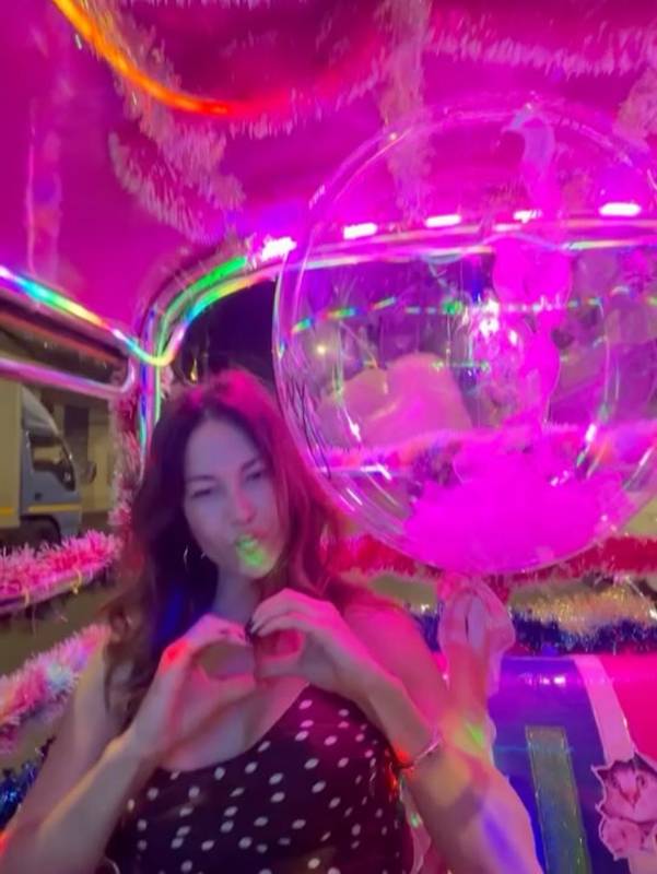 พอลล่า เทเลอร์ ฉลองวันเกิด 43 ปี