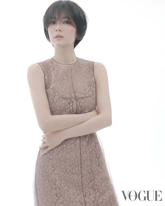 ซองเฮเคียว ลุคใหม่ หั่นผมสั้นลงปกนิตยสารดัง