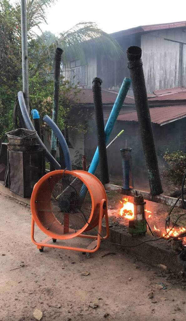 แก้เผ็ดเพื่อนบ้าน