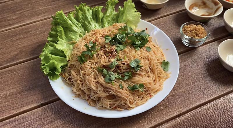 วิธีทำยำเส้นหมี่อกไก่ฉีก