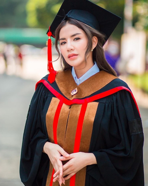 ดารารับปริญญา