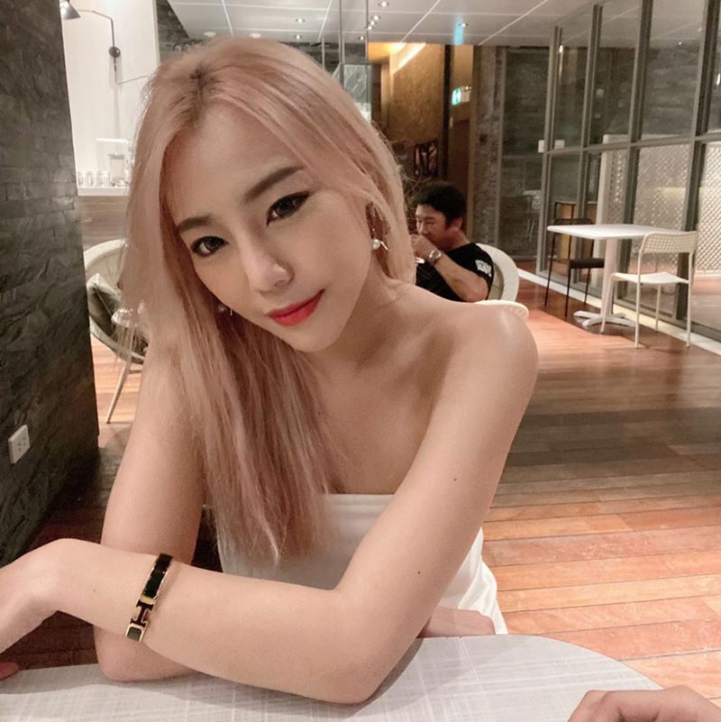 สเตฟาน ฐสิษฐ์ แฟน