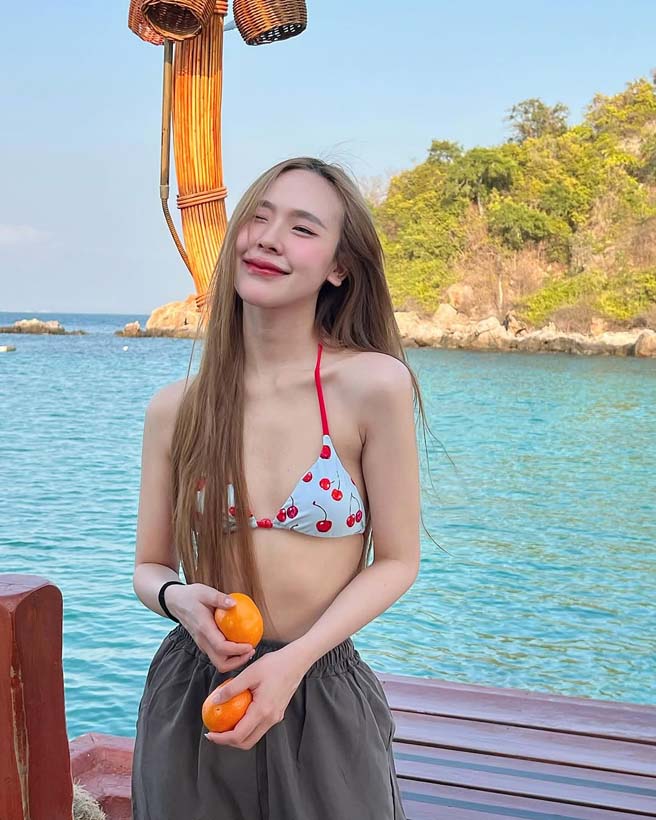 จูน วรรณวิมล นักแสดงสาวหมวยสุดน่ารัก GMMTV แจกความสดใส