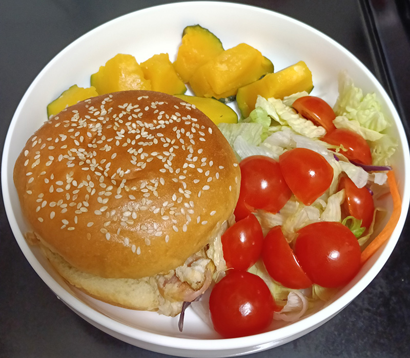เบอร์เกอร์ไข่เจียวเห็ดกุ้ง