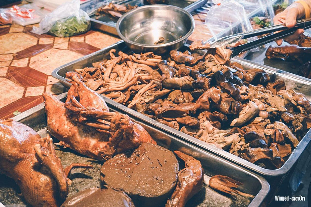 ตลาดนัดหน้าวัดเปโตร นครปฐม