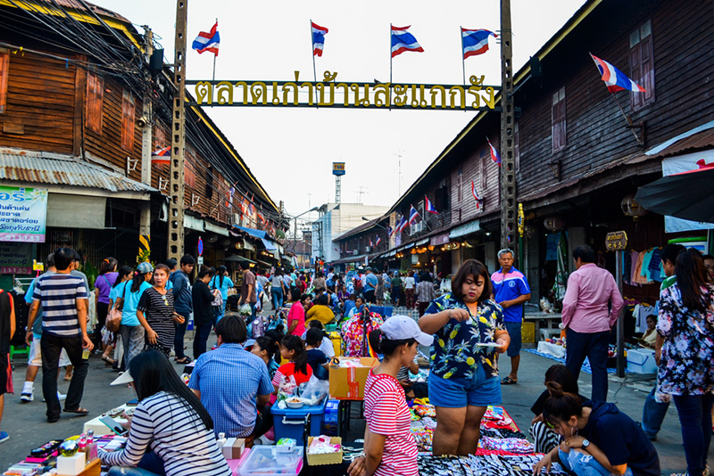 ที่เที่ยวเดือนเมษายน 2568 ถนนคนเดินตรอกโรงยา จังหวัดอุทัยธานี