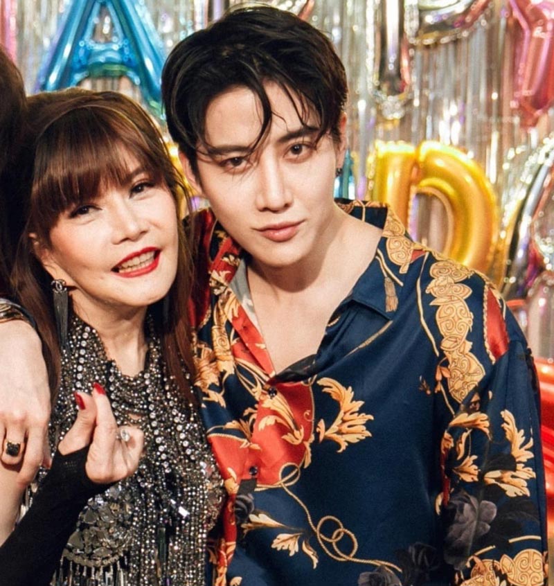 คุณแม่ ไมค์ พิรัชต์