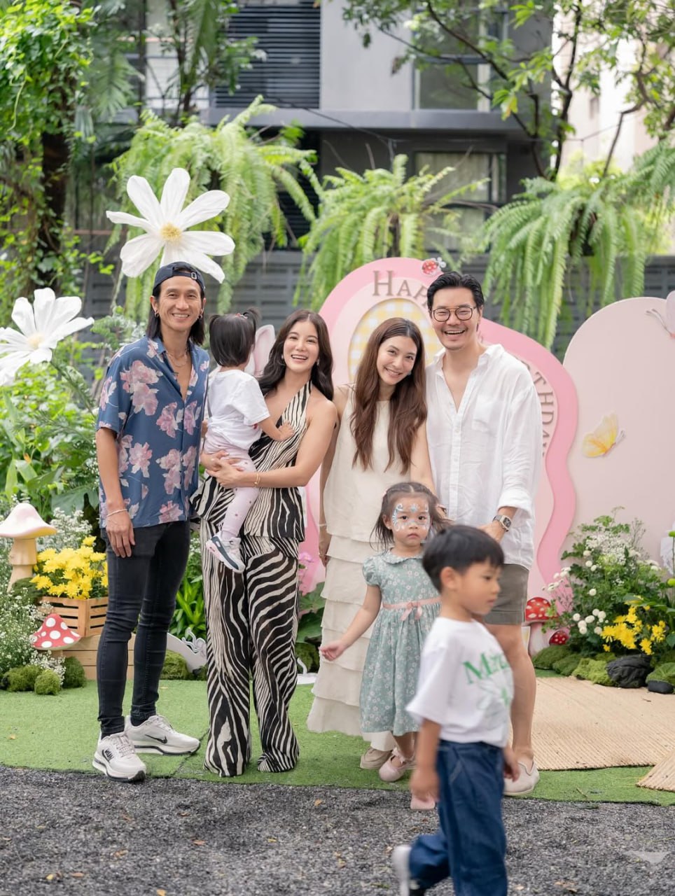 ภาพงานวันเกิดน้องมาริน ลูกสาว มิว นิษฐา กับ เซนต์ ธราภุช 