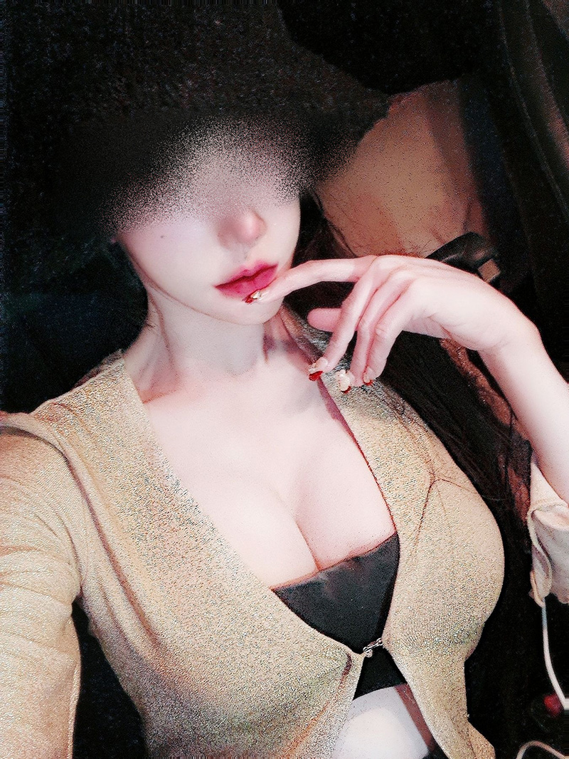 แบม ไพลิน VS ซี จากโพสต์รักร้าว