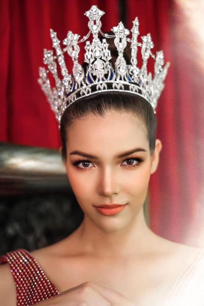 ฟ้าใส ปวีณสุดา